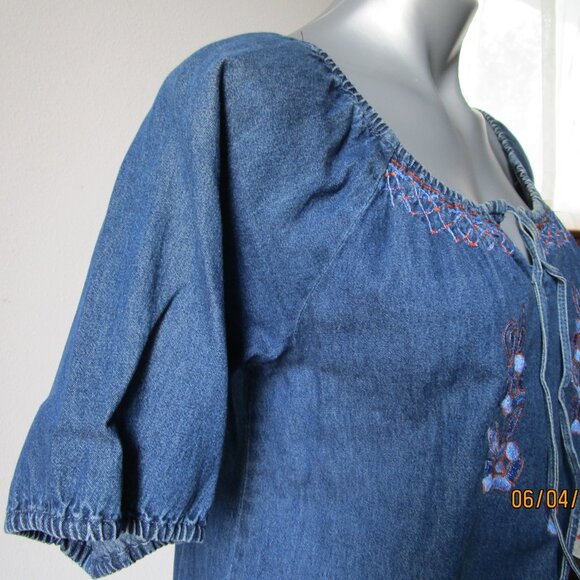 Boho scoop neck denim blouse with embroidery and drawstrings. No maker Size M - Picture 3 of 10